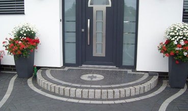 U. u. C. Hagen Straßen- und Tiefbau GmbH